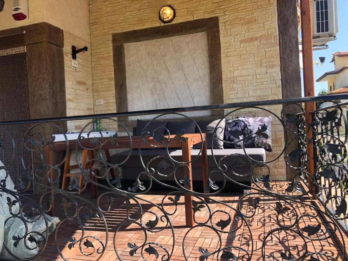 Guest House Costa 2 Karianí 외부 사진